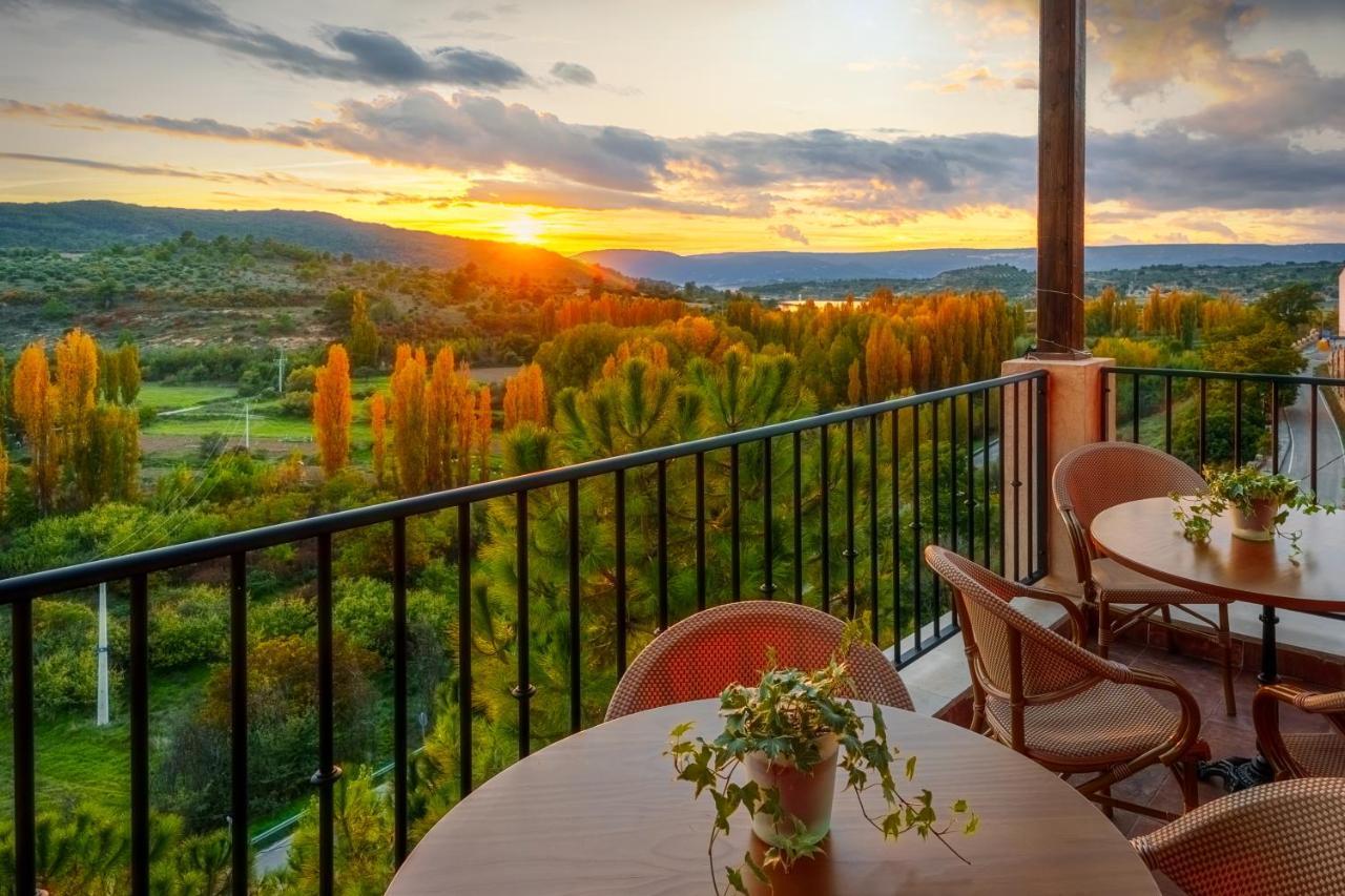 ホテル El Balcon De La Vega Pareja エクステリア 写真